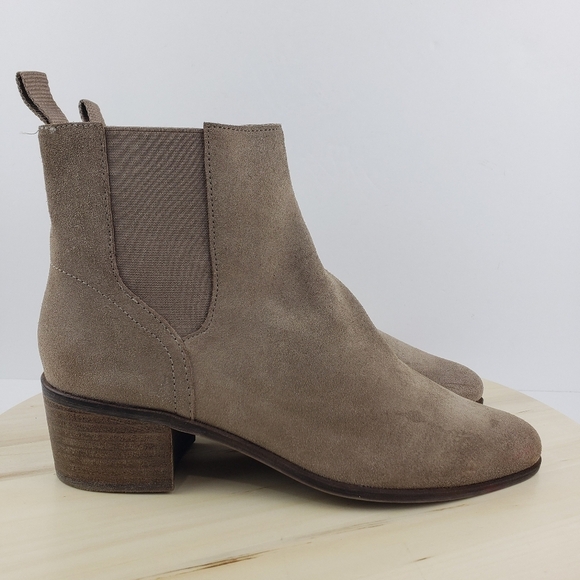 Dolce Vita Colbey Chelsea Boot Size 8.5 Taupe Gray Booties Block Heel Ponted Toe - Picture 5 of 12